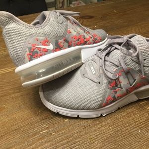 Nike AirMax Sequent 3 hot Punch W's 7.5